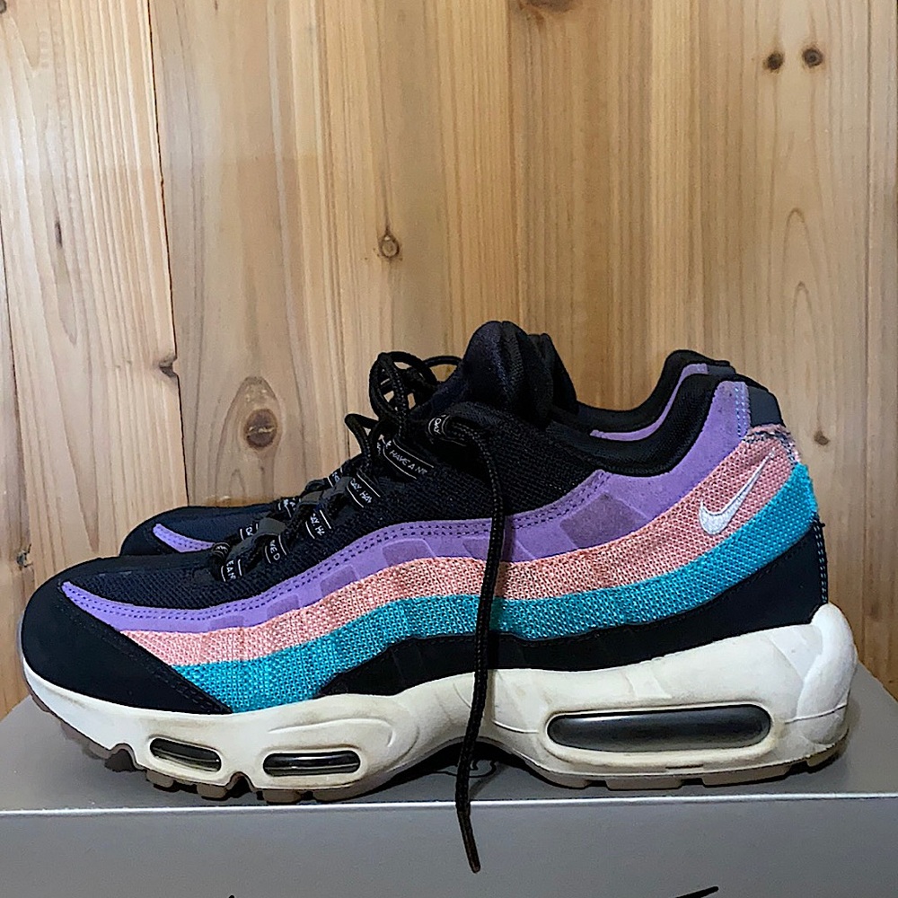 Nike air max 95 have a Nike day
